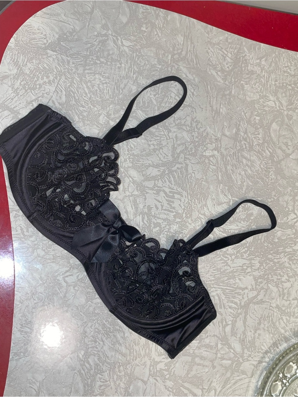 Vintage Y2K Victoria's Secret Black Lace Underwire Bra with Bow Accent